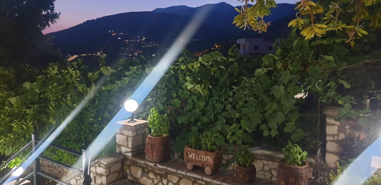 Apart-Hotel Llazari Himarë Exterior foto