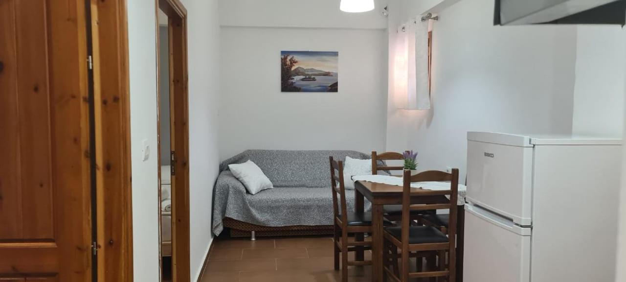 Apart-Hotel Llazari Himarë Exterior foto