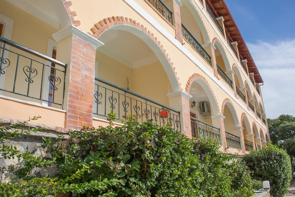Apart-Hotel Llazari Himarë Exterior foto